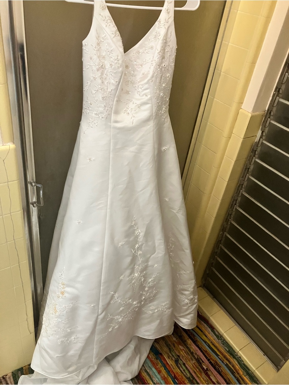 JASMINE White A Line Wedding Dress W/embroidered Beaded Flower detailing Size:8